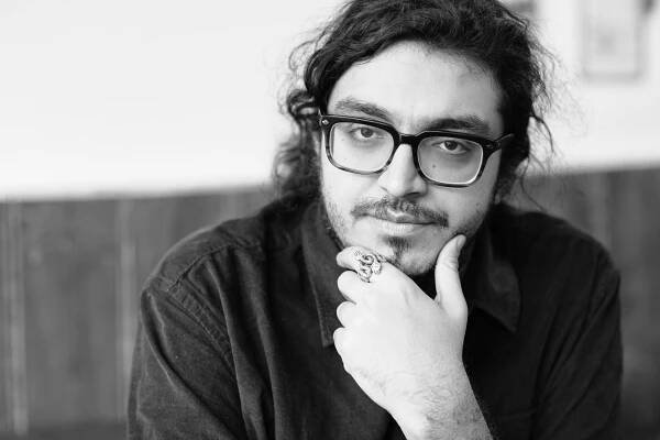 Arash Azizi