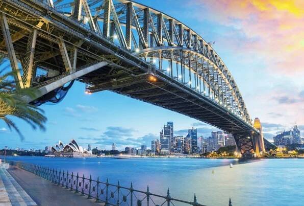 Harbour Bridge v Sydney