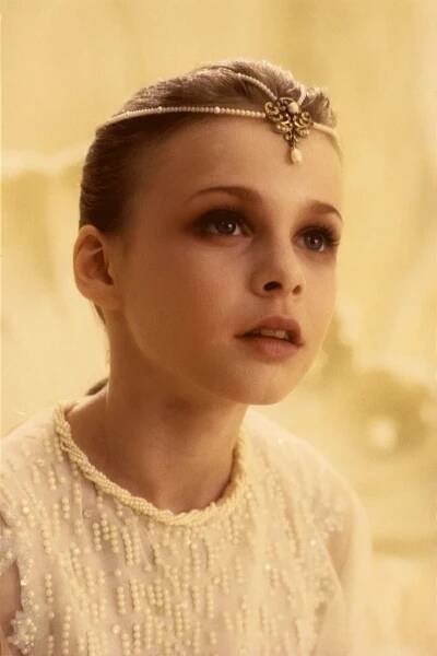 Tami Stronach: an interview with Neverending Stories Childlike Empress — Mannequin