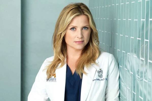 Jessica Capshaw as Arizona Robbins in Grey's Anatomy