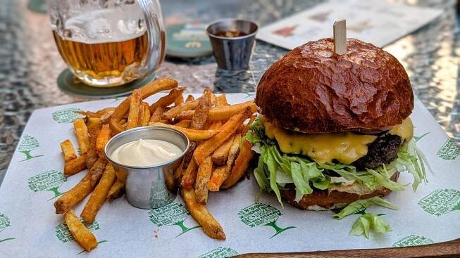 Fotogalerie • Daniel's Burger (Restaurace a pohostinství) • Mapy.com