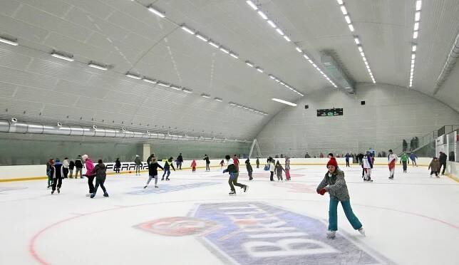 Telčský stadion má fungovat celoročně. V létě hostí kempy