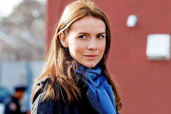 Zákon a pořádek: Zločinné úmysly - Stará parta - Z filmu - Saffron Burrows