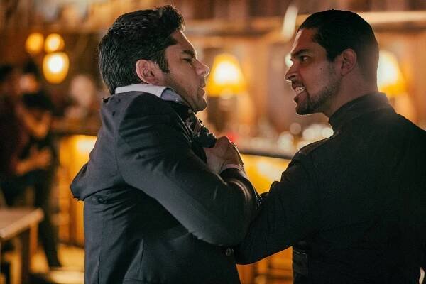 Od soumraku do úsvitu - Santa Sangre - Z filmu - D.J. Cotrona, Wilmer Valderrama
