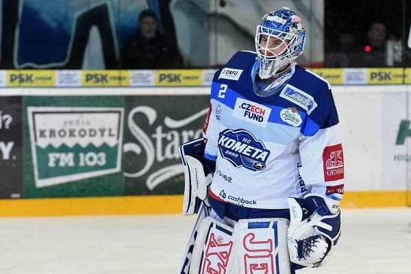 Česko má poprvé v NHL sedm brankářů, Dostál po vítězném debutu plakal