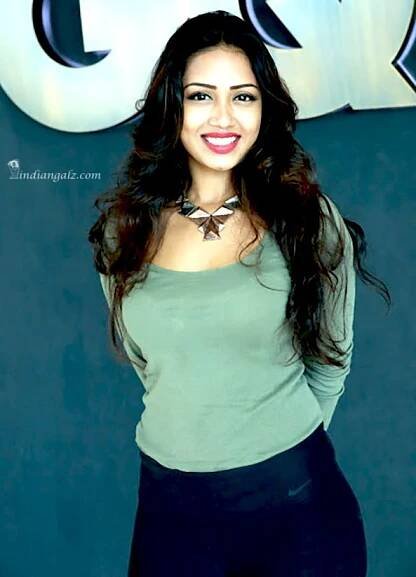 Lovely Lakshmi Menon – IndianGalz
