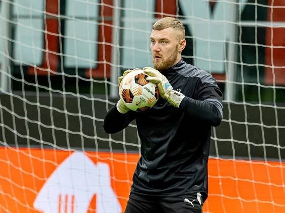 Tomáš Vlček: Obránce Slavie otcem v 21 letech