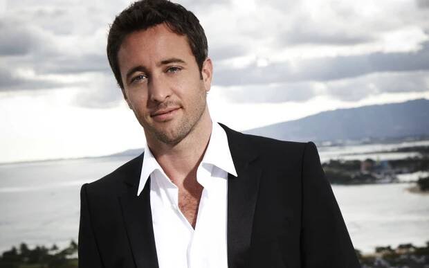 43 Facts About Alex Oloughlin