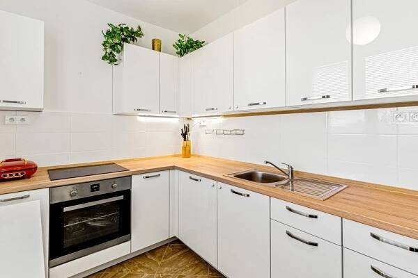 Prodej bytu 2+1, DV, 55m2, ul. Brunclíkova 11, Praha 6, Petřiny, 7 190 000 Kč