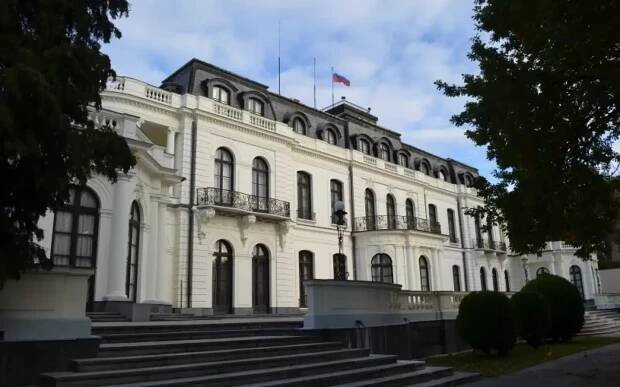 Galerie: Ruská ambasáda v Praze reaguje na Lipavského: Moskva je připravena „řešit ukrajinskou krizi“ - Fotka 2 - Echo24.cz