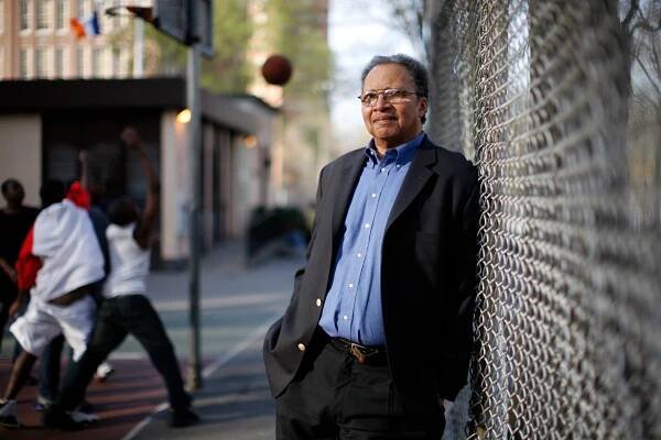 Walter Dean Myers Dies at 76; Wrote of Black Youth for the Young