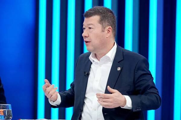 Tomio Okamura chtěl referendum kvůli vystoupení z NATO. Následně řekl něco, co ho ztrapnilo na dlouho dopředu