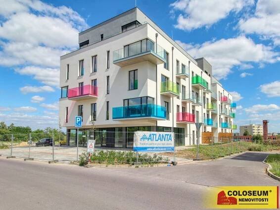 Znojmo, pronájem nadstandartního bytu 4+kk,106 m2, balkon - byt