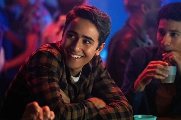 Já, Victor - Klučičí výlet - Z filmu - Michael Cimino, Keiynan Lonsdale