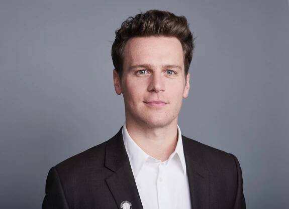 Interview with Jonathan Groff actor in Mindhunter, Frozen |
