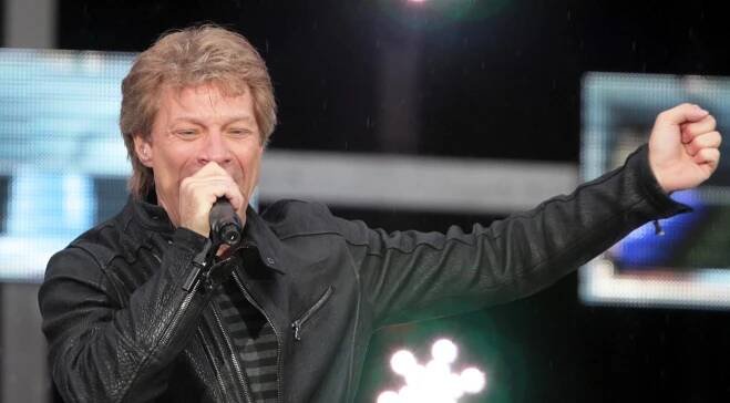 I přes nepřízeň počasí se lidé na koncertu Bon Jovi bavili