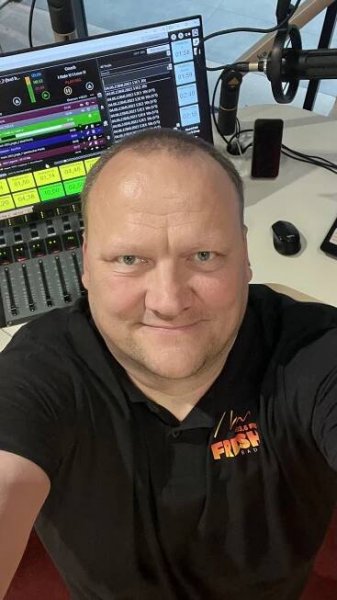 web Fresh radio 103,6FM kopie