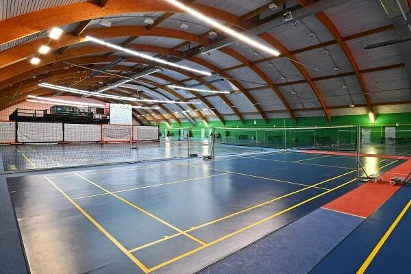 Pronájem sportovišť: krytý tenis, badminton i ping-pong