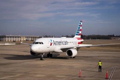 American Airlines guarantees family seating in new customer service plan