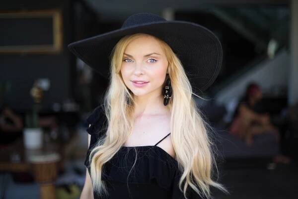 Izabella Miko | SOULS of Society