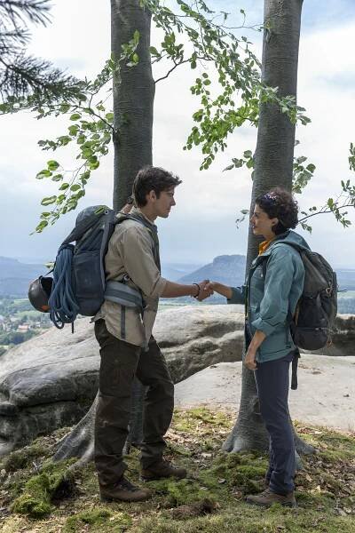Der Ranger - Paradies Heimat - Wolfsspuren - Z filmu - Philipp Danne, Liza Tzschirner