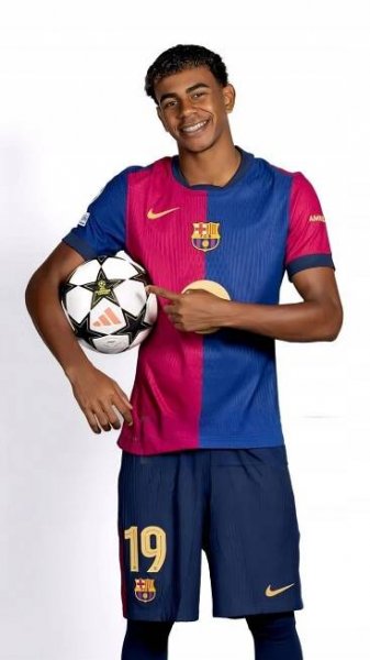 OPLATEK NA DORT Výtisk Jedlý Fc Barcelona Lamine Yamal 3 + JMÉNO TEXT