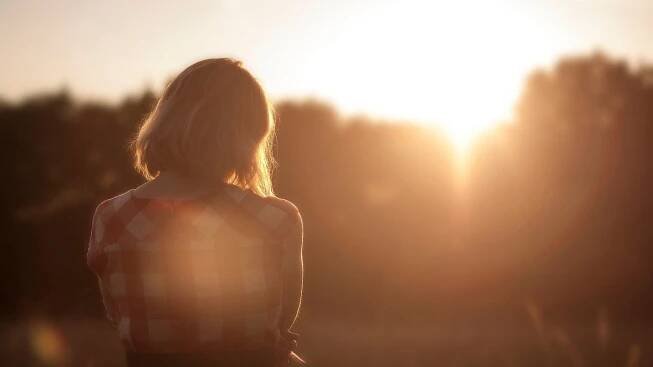 Extrovert vs. introvert: Klíčové vlastnosti a jak je poznat - Médium.cz