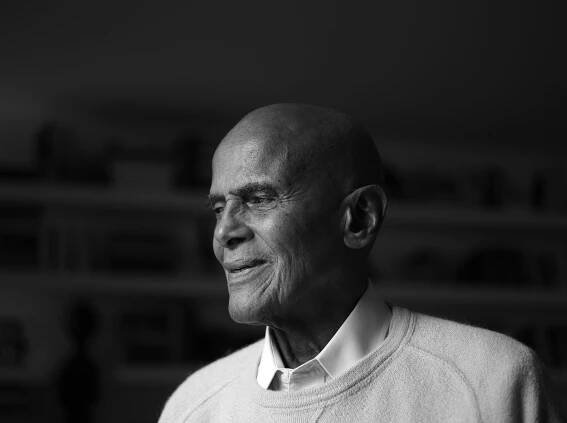 Harry Belafonte Receives Humanitarian Oscar