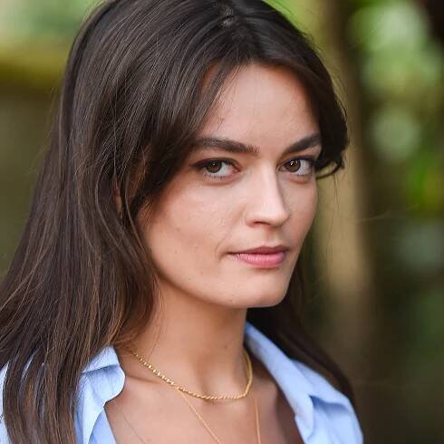 Emma Mackey on Channelling the Spirit of Emily Brontë for Frances O’Connor’s Not-Quite-Biopic