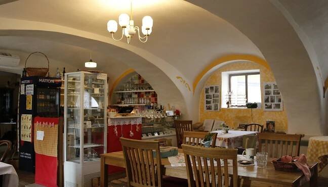 The cafe/restaurant indoor