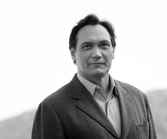 Jimmy Smits Biography - Facts, Childhood, Family Life & Achievements
