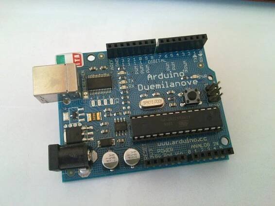 Arduino: webový server i klient do ruky