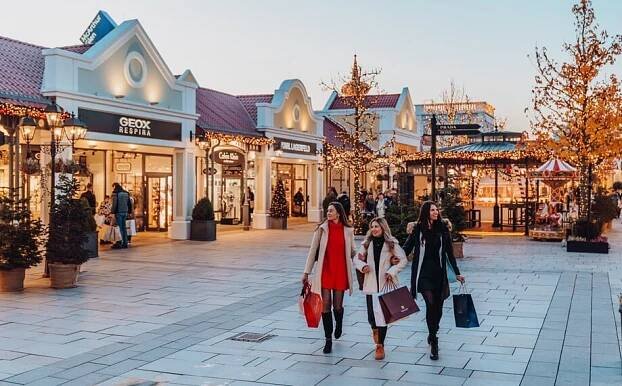 Máš už nakoupené na Vánoce? Pokud ne, Designer Outlet Parndorf startujte Fashion Shopping Week se slevami až do 70 %