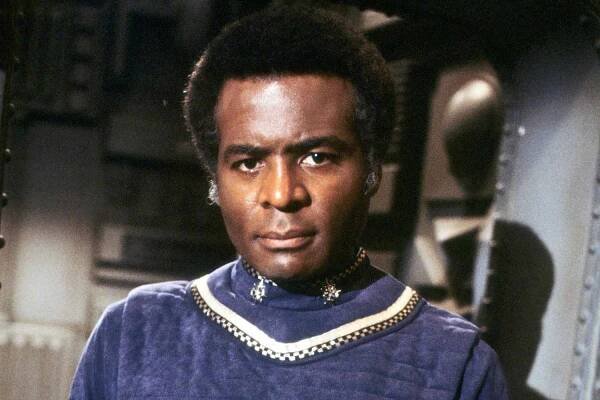 Terry Carter, Actor Best Known for Battlestar Galactica and McCloud, Dead at 95