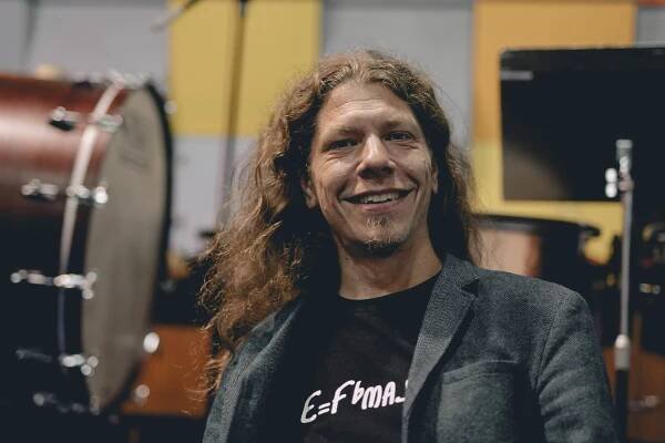 Hravý konec Roku české hudby s Prague Philharmonia. S premiérou Stavebnice Petra Wajsara