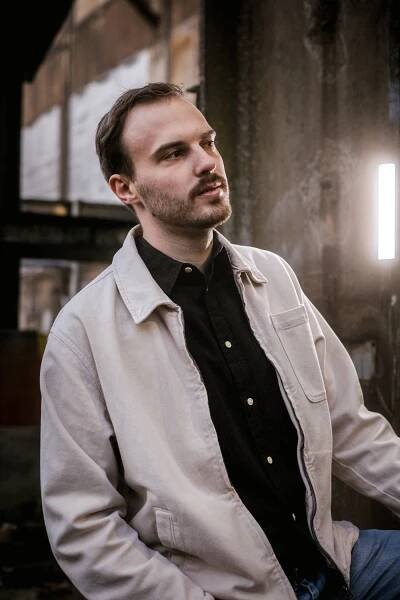 MAX BÄCKER – One Art