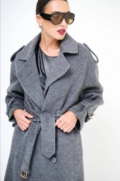 Dlouh� �ed� kab�t s v�z�n�m a vysok�m pod�lem vlny