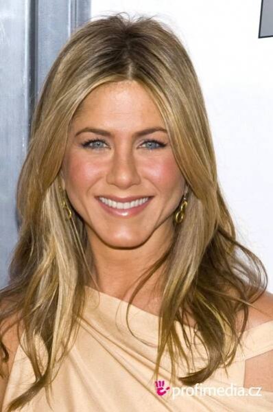 Jennifer Aniston - celebrity účes - HappyHair