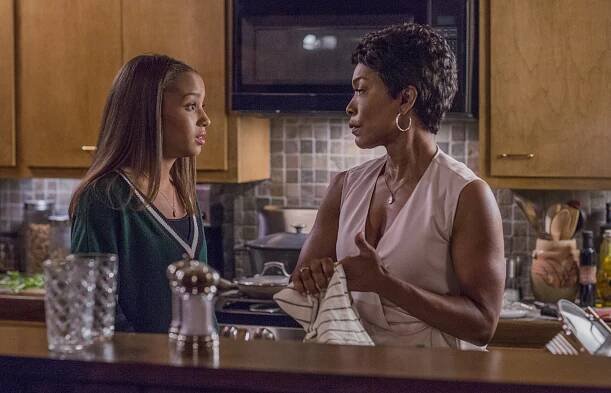 Záchranáři L. A. - Buckovy milostné trable - Z filmu - Corinne Massiah, Angela Bassett