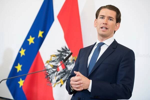 Kancelár Kurz predstavil v parlamente vládny program. Znížiť plánujú aj daňové zaťaženie občanov