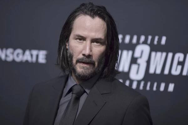 Keanu Reeves: Největší akční hvězda současnosti je osamělý chlápek, který pouští sednout lidi v metru