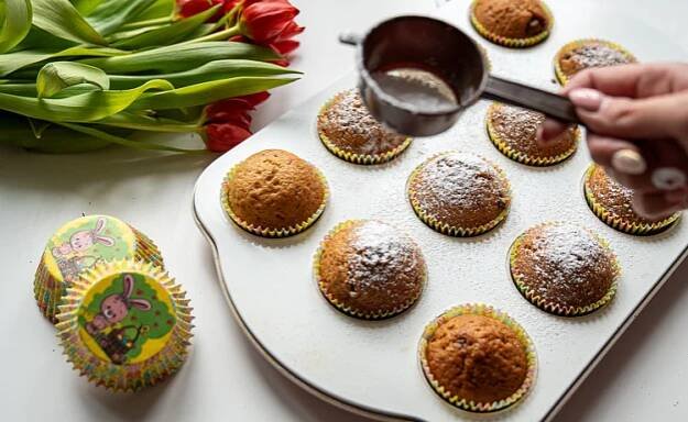 Velikonoční muffiny – s papírovými košíčky bez starostí :: Vykrojto.cz