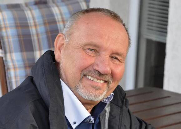 Šéf komunistických poslanců měl úraz. Je ve vážném stavu v nemocnici Na Bulovce