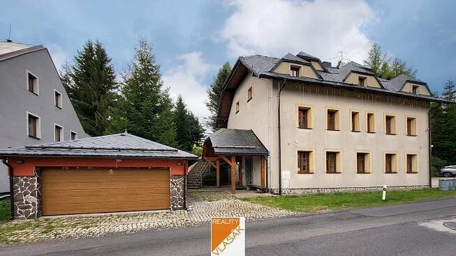 Prodej rekreačního domu a garáže v Loučné pod Klínovcem, obrázek č. 2