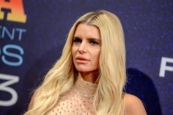 Jessica Simpson je sedm let bez alkoholu: V boji s démonem jí pomohla rodina - Expres FM