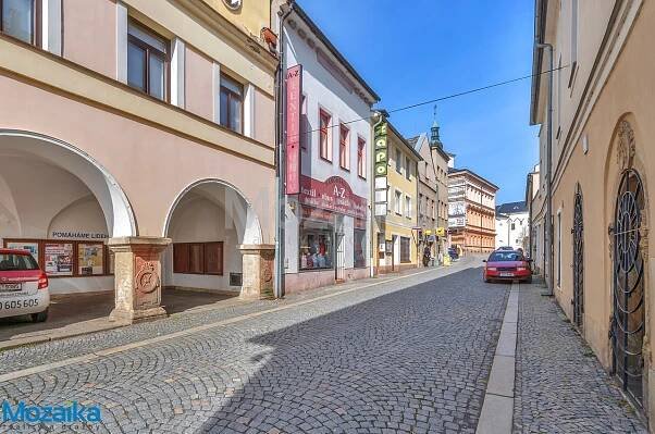 Obchodní dům v centru Lanškrouna. Už. pl. 704m2 | REALITNÍ A DRAŽEBNÍ SPOLEČNOST MOZAIKA