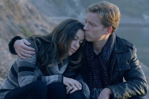 Alanis Morissette leads underwhelming 'Radio Free Albemuth'