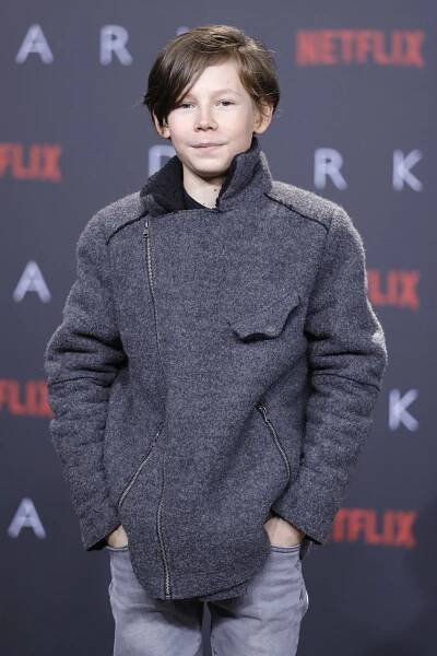 Dark - Season 1 - Z akcí - Premiere of the first German Netflix series 'Dark' at Zoo Palast on November 20, 2017 in Berlin, Germany