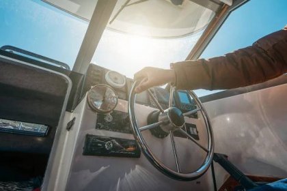 Long Beach Marine – Full service and installation of all your electronic navigational and communication systems