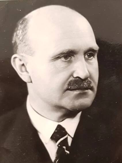 Adolf Veselý (novinář)